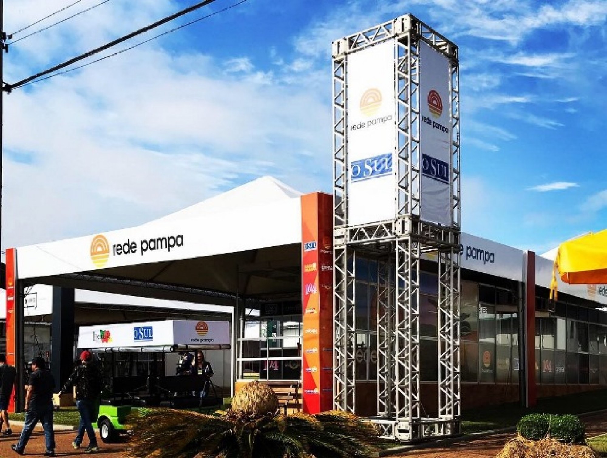 Sites gerais - Com mais de 20 anos de atuação no mercado da Comunicação e no atendimento a clientes de todo o país, a Camejo Estratégias em Comunicação põe a serviço de cada cliente a experiência, o conhecimento técnico, os relacionamentos e a credibilidade, além de muita ousadia para buscar os melhores resultados.  