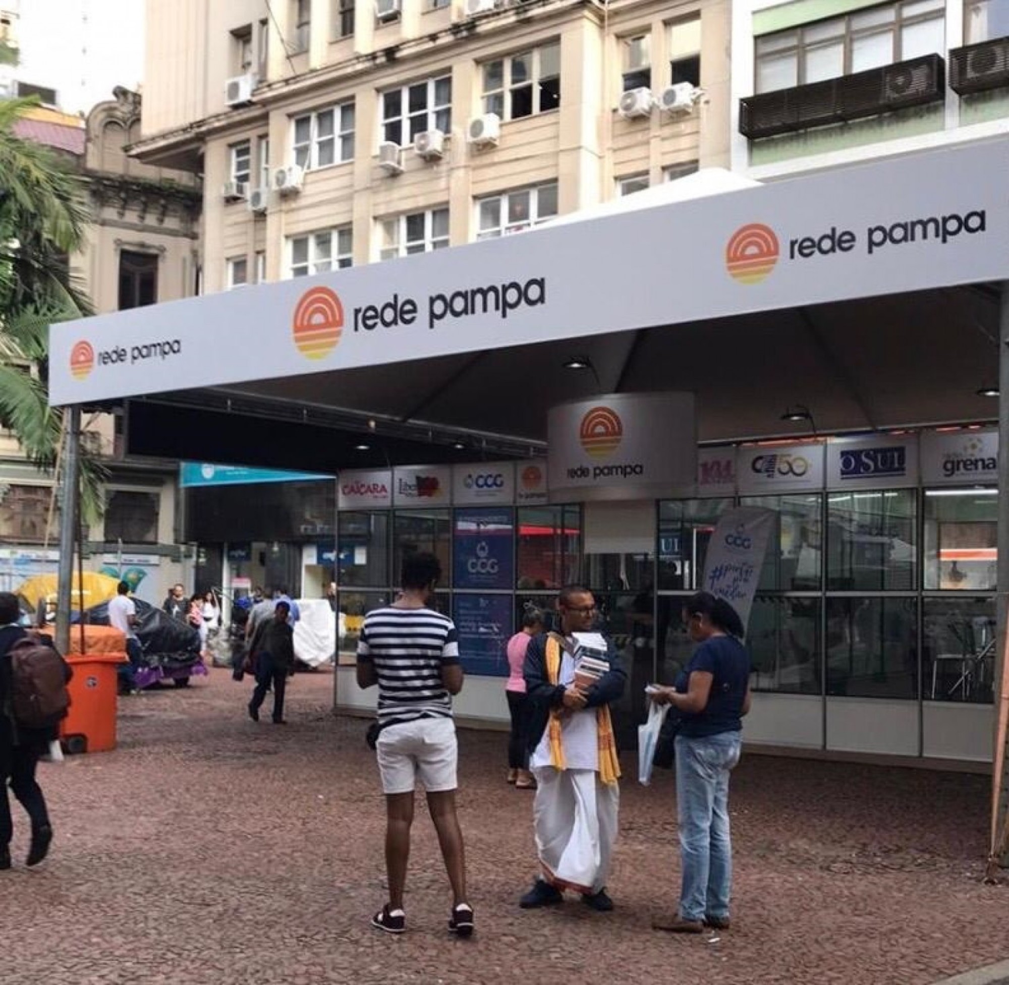 Sites gerais - Com mais de 20 anos de atuação no mercado da Comunicação e no atendimento a clientes de todo o país, a Camejo Estratégias em Comunicação põe a serviço de cada cliente a experiência, o conhecimento técnico, os relacionamentos e a credibilidade, além de muita ousadia para buscar os melhores resultados.  